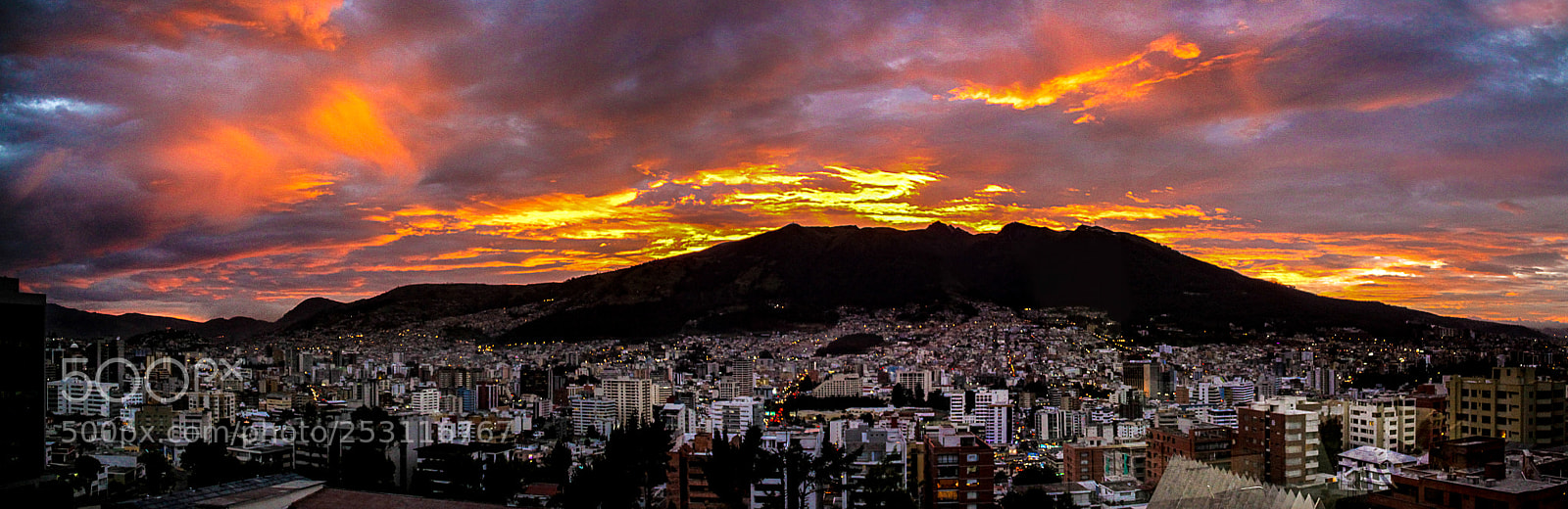 Canon EOS 50D sample photo. Dusk in quito, ecuador photography