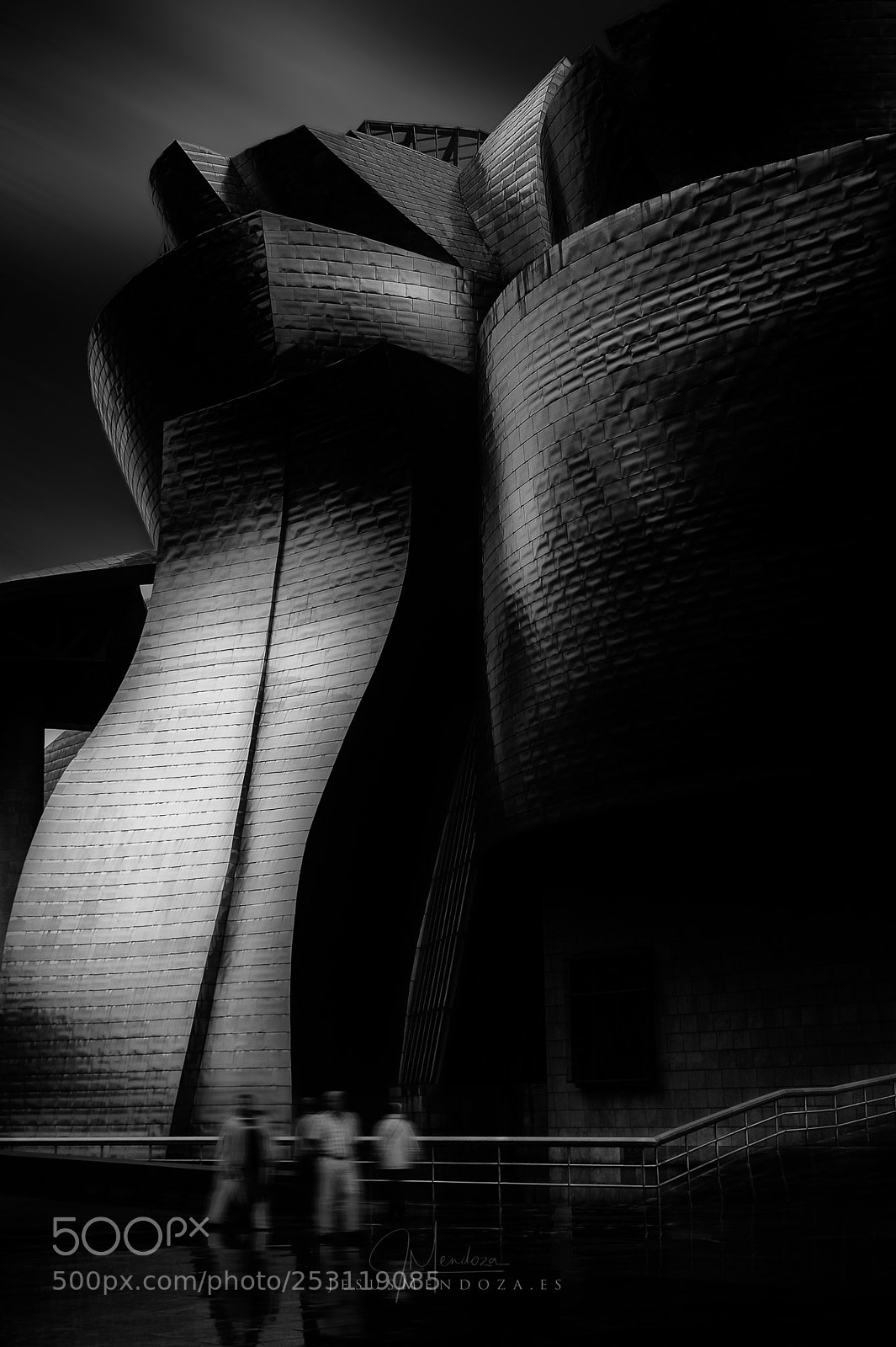 Canon EOS 300D (EOS Digital Rebel / EOS Kiss Digital) sample photo. Guggenheim photography