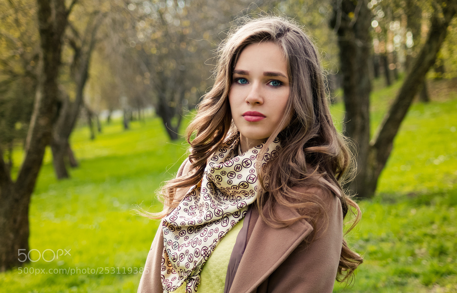 Sony SLT-A58 sample photo. Girl in green garden photography