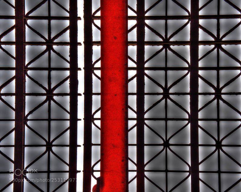 Olympus OM-D E-M1 Mark II sample photo. Lift bridge road grate photography