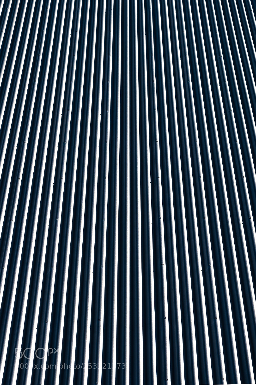 Fujifilm X-T2 sample photo. Symmetry in a tin photography