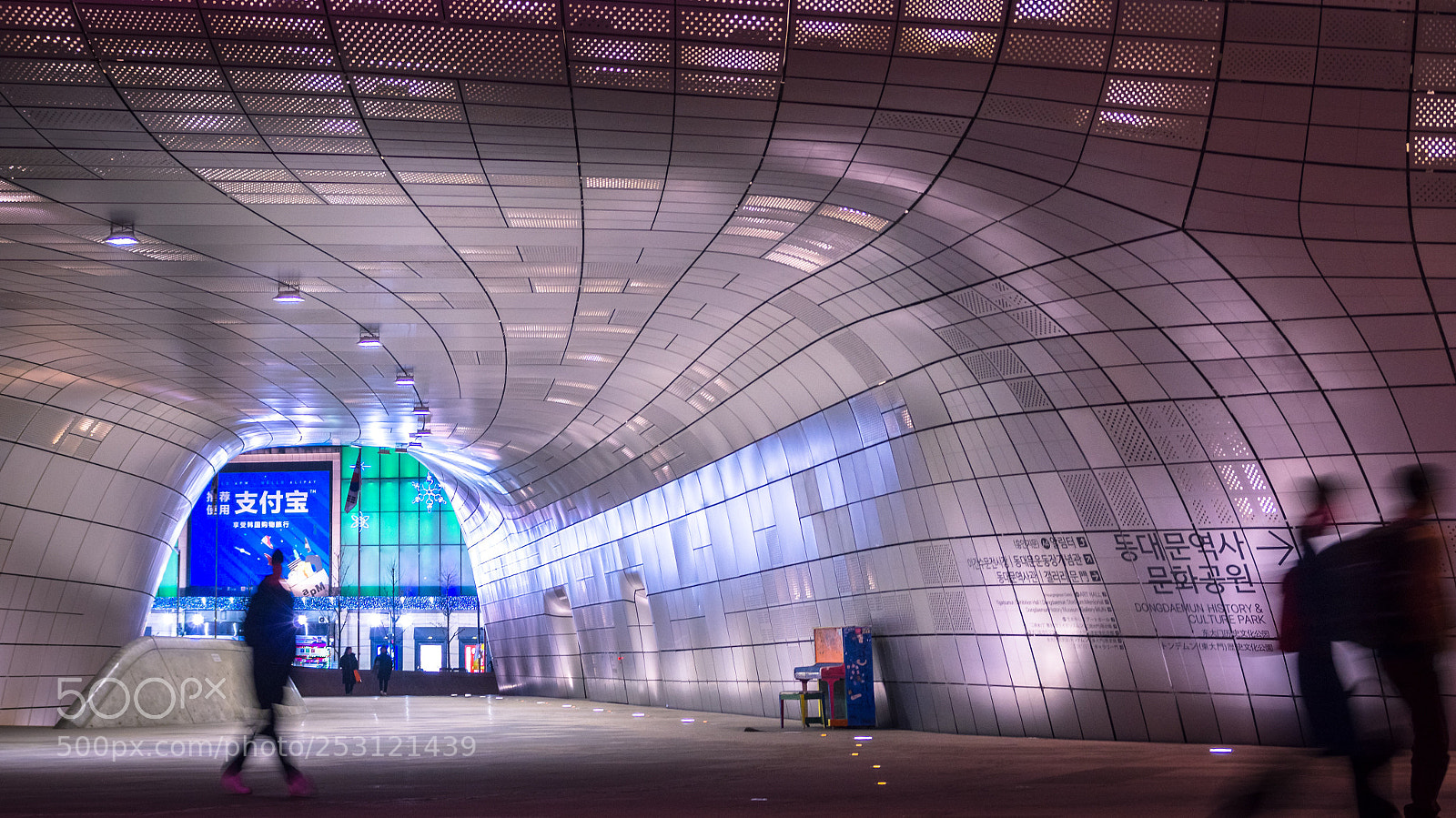 Sony SLT-A55 (SLT-A55V) sample photo. Future sounds of seoul  photography