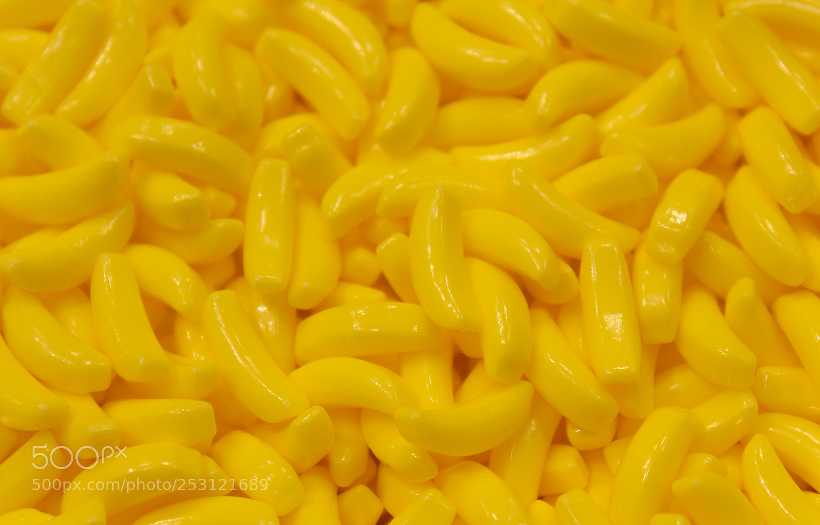 Canon EOS 1300D (EOS Rebel T6 / EOS Kiss X80) sample photo. Banana candies photography