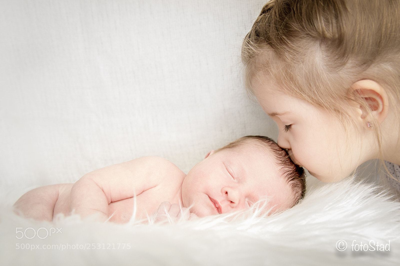 Canon EOS 6D Mark II sample photo. Sweet sister kiss photography