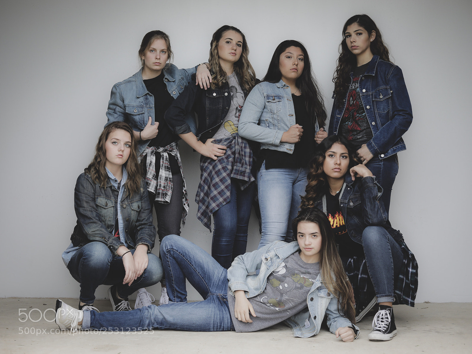 Canon EOS 5D Mark IV sample photo. The outsider girls photography