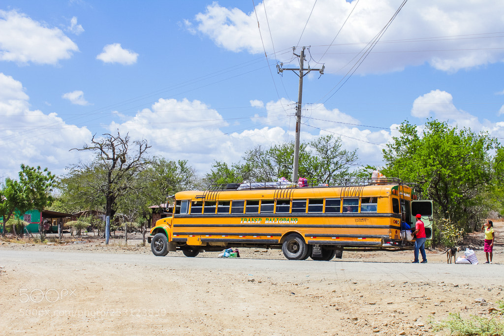 Canon EOS 650D (EOS Rebel T4i / EOS Kiss X6i) sample photo. Vamos en bus photography