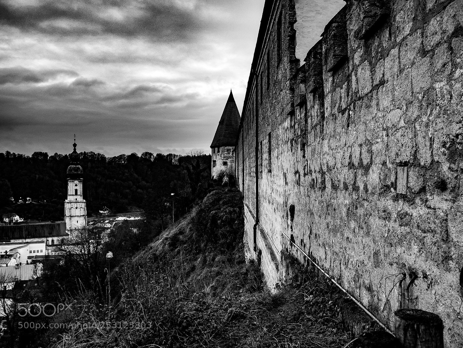 Panasonic Lumix DMC-GX7 sample photo. Castle wall burghausen germany photography