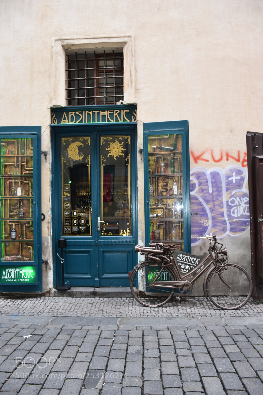 Nikon D7200 sample photo. Absinthe shop in prague photography