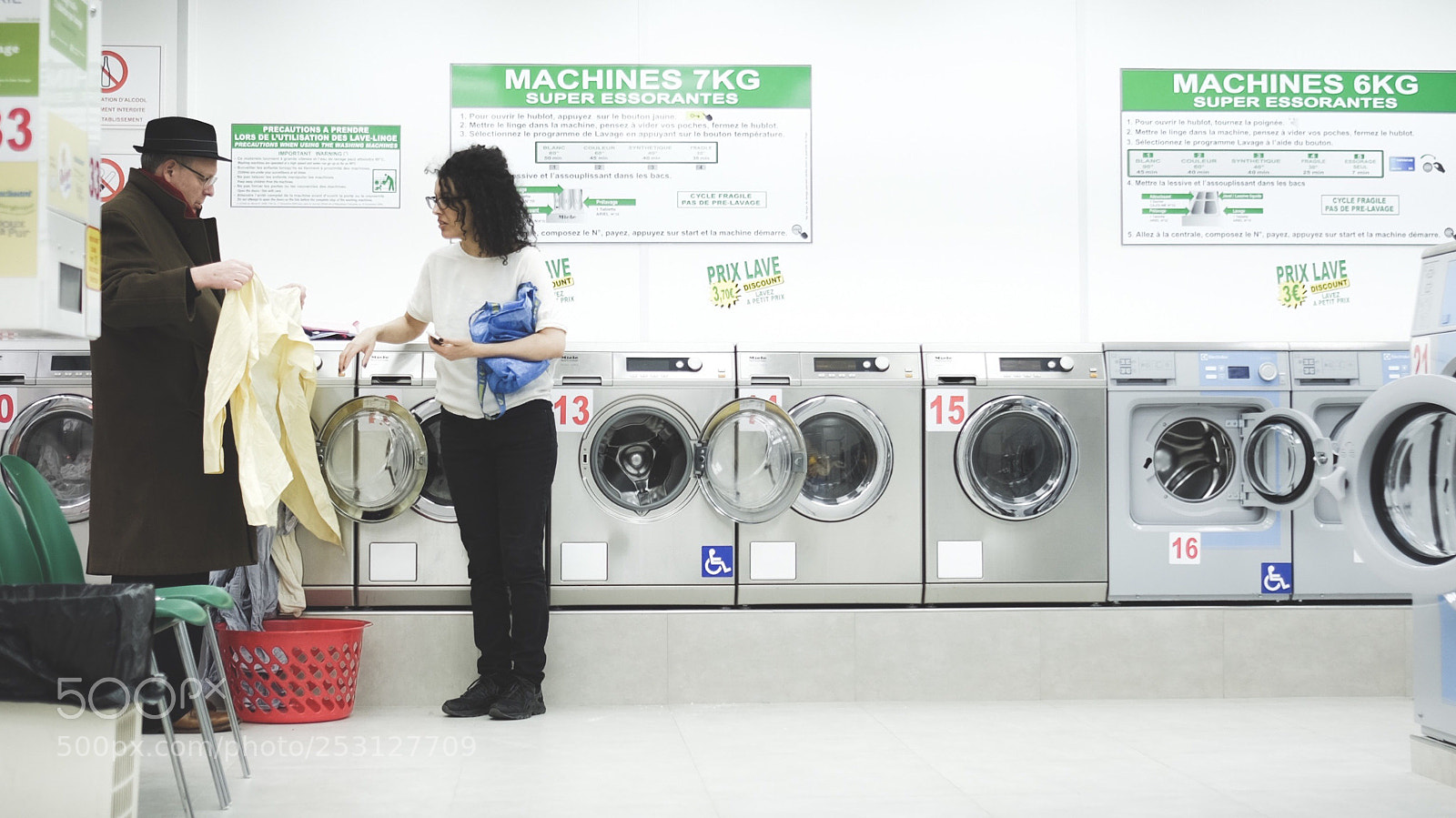 Fujifilm X-T10 sample photo. Laundry talk photography