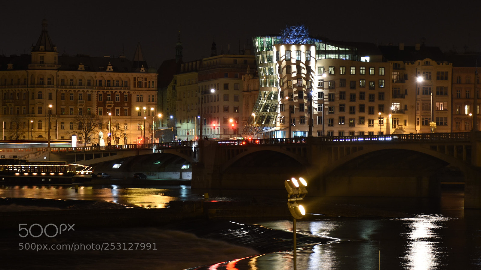 Nikon D7200 sample photo. Dancing house hotel , prague photography