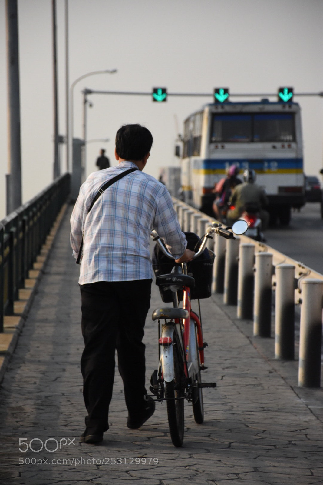 Nikon D7200 sample photo. A man after work photography