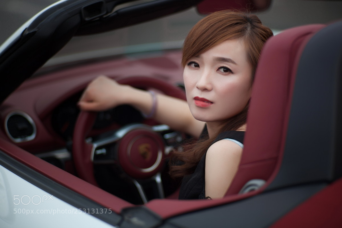 Canon EOS 5D Mark II sample photo. 香车美女 photography