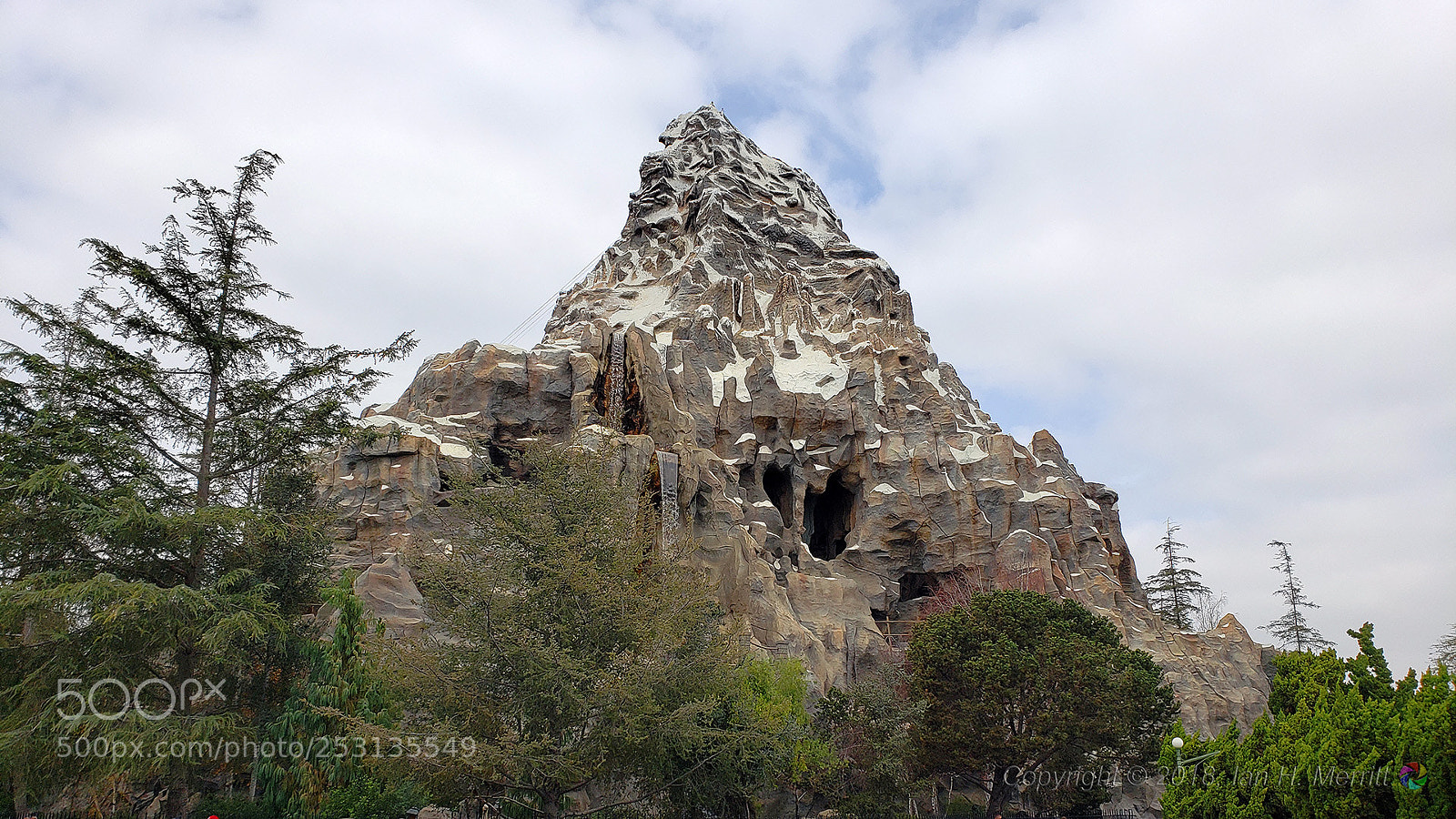 Samsung Galaxy S9 sample photo. Matterhorn at disneyland photography
