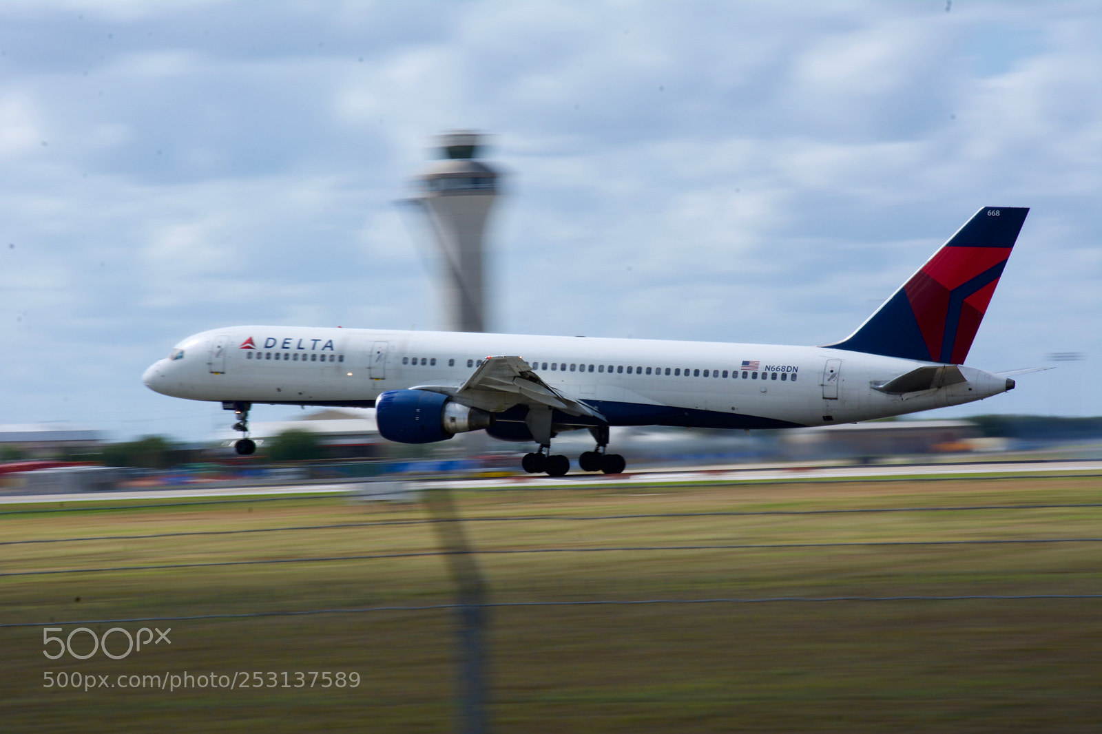 Nikon D7100 sample photo. Delta b757-200 n668dn aus photography