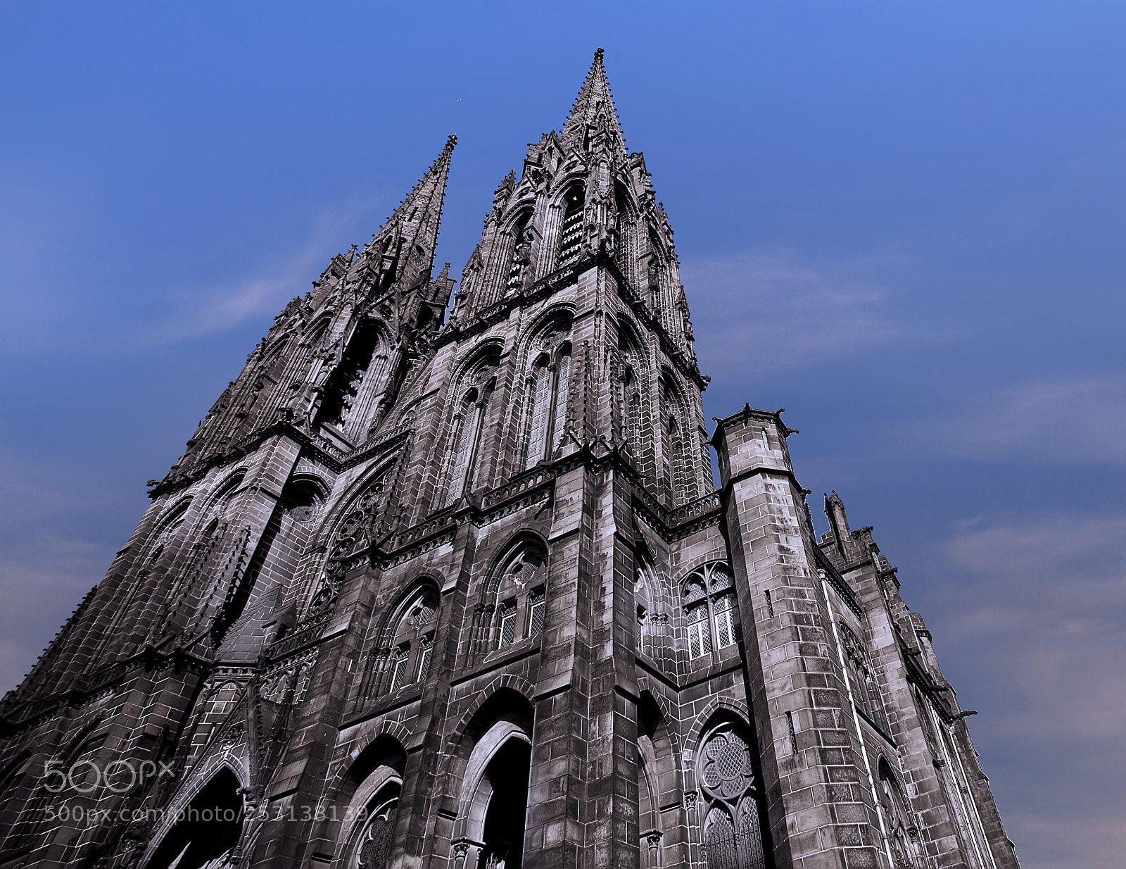 Canon EOS 7D sample photo. Cathédrale de clermont-ferrand photography