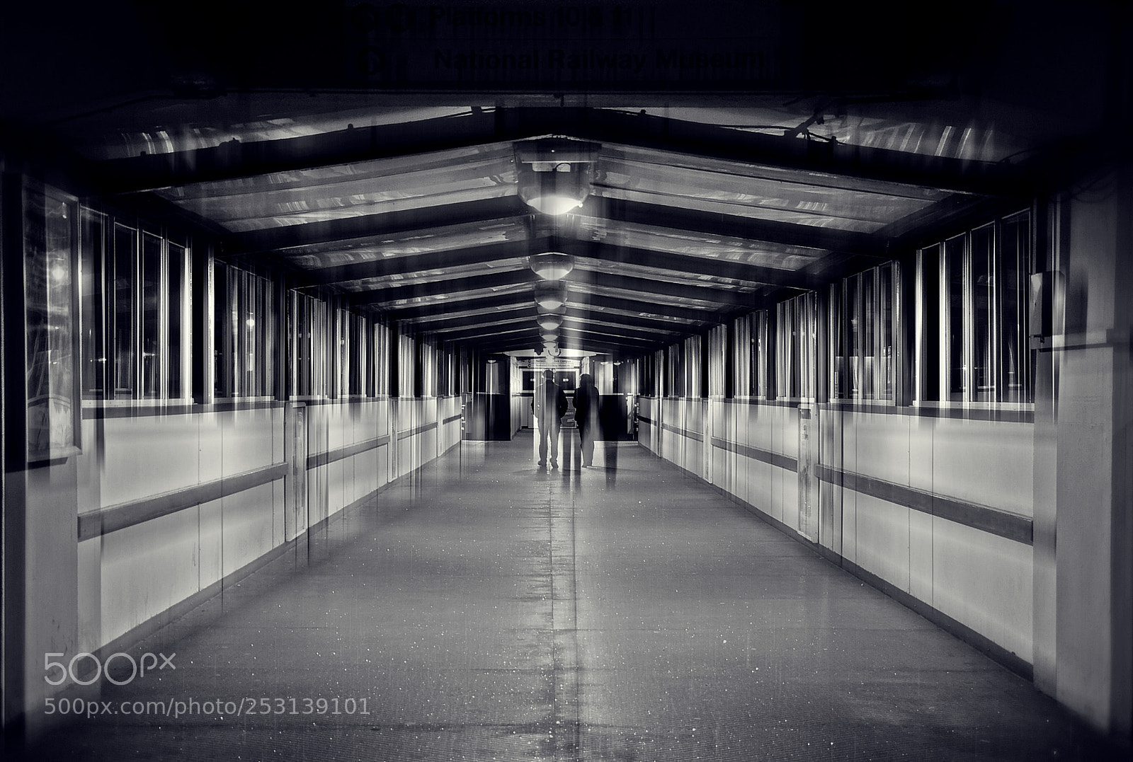 Nikon D90 sample photo. In the tunnel of photography