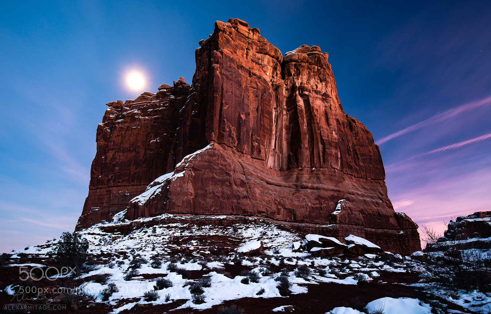 Canon EOS 5D Mark IV sample photo. Moonrise over the organ photography