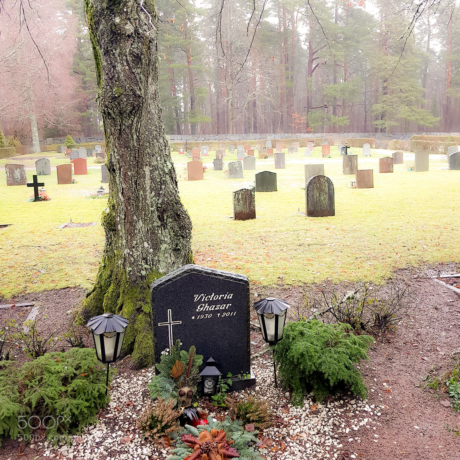 Samsung Galaxy S8 sample photo. The graveyard. photography