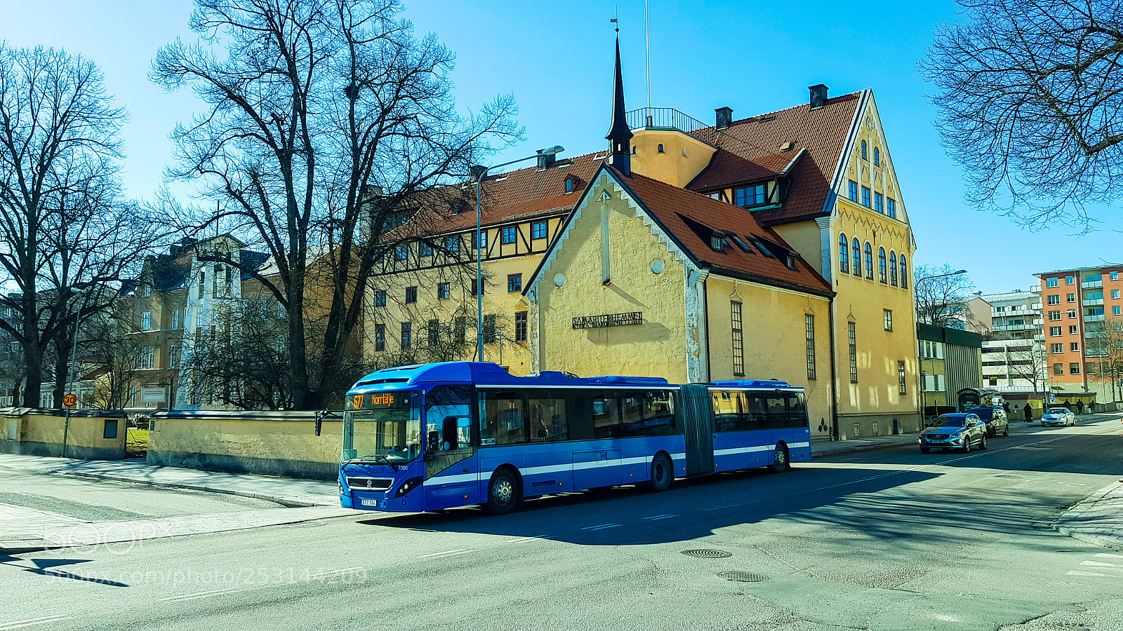 Samsung Galaxy S8 sample photo. The blue buss on photography