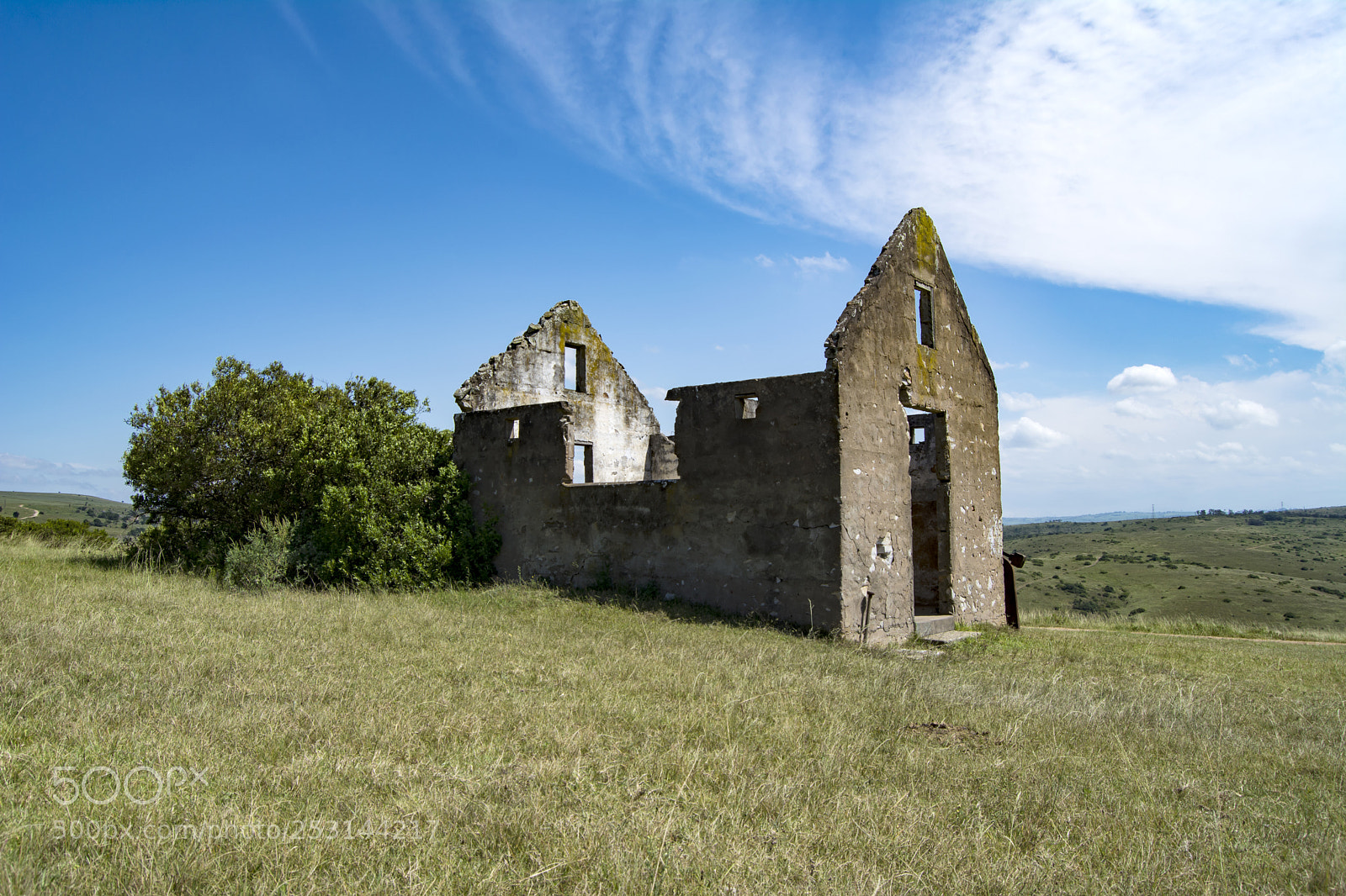 Nikon D5200 sample photo. Old farm building photography