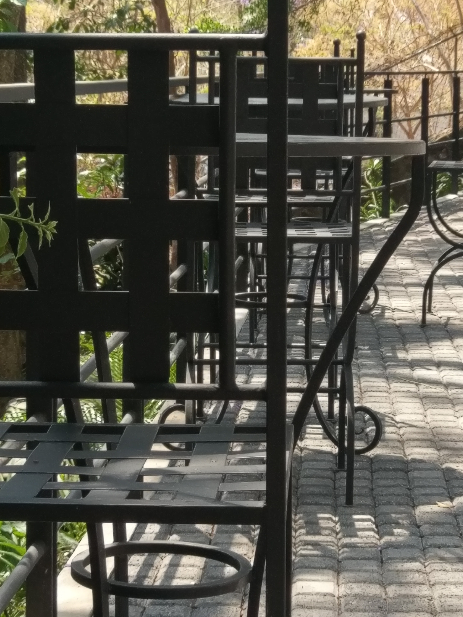 HTC 10 sample photo. Outdoors cafe photography