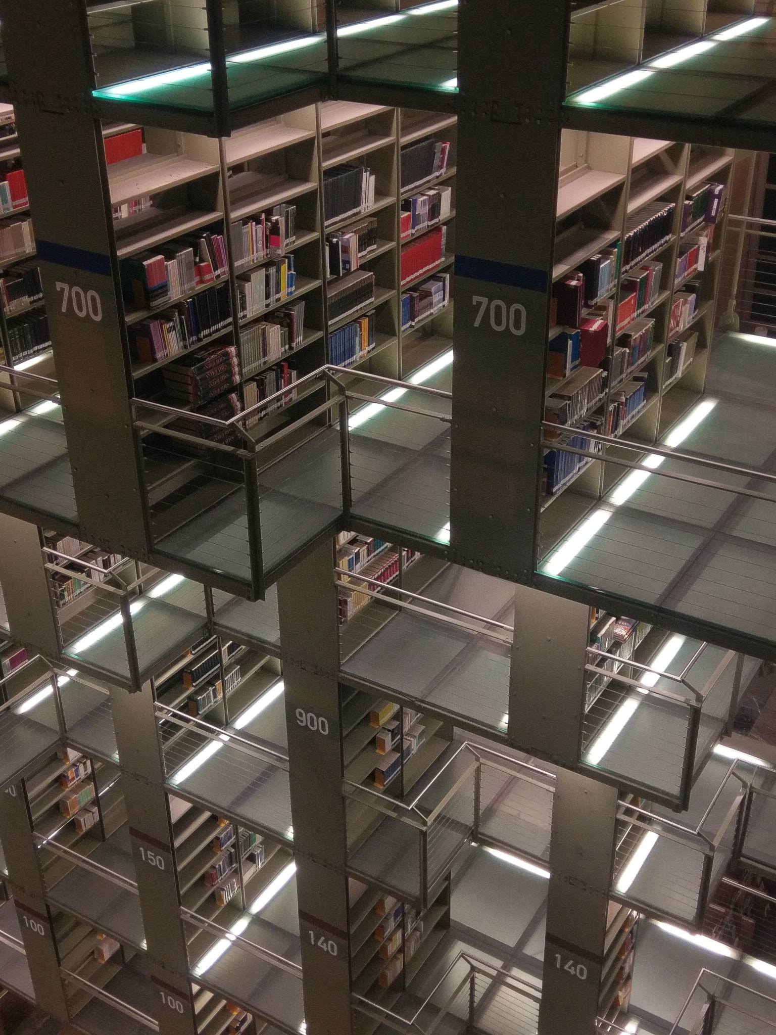 HTC 10 sample photo. Babel library photography