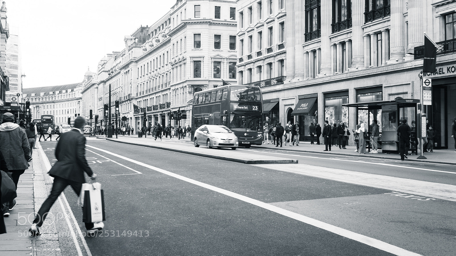 Canon EOS 600D (Rebel EOS T3i / EOS Kiss X5) sample photo. Life in regent street photography