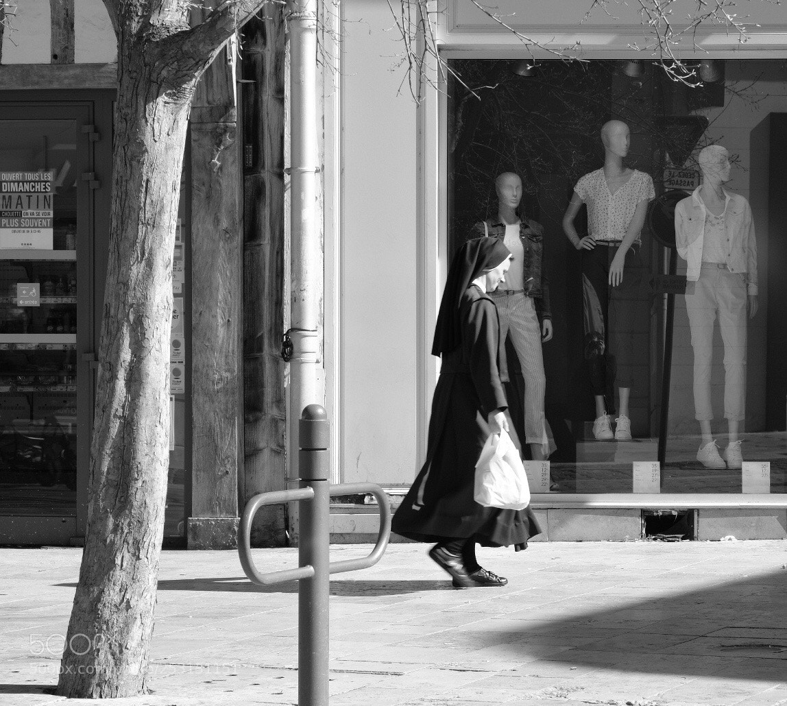 Fujifilm X-T2 sample photo. Shopping photography