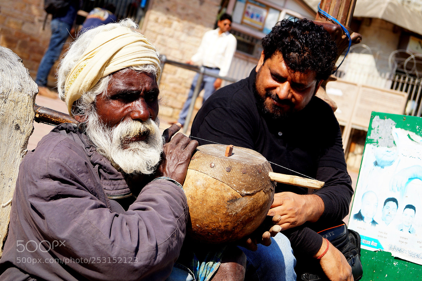 Sony SLT-A58 sample photo. Watching old player photography