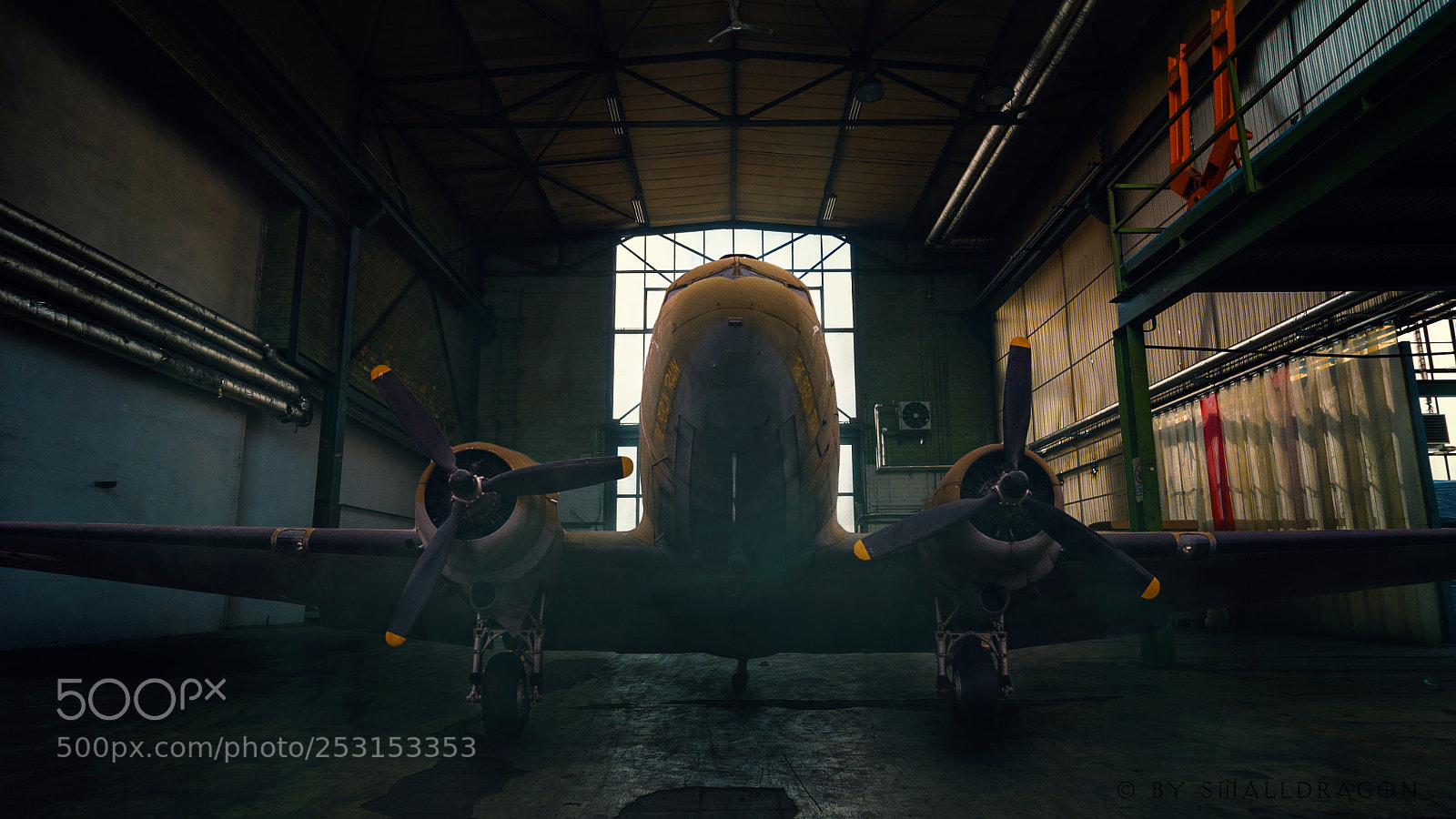 Nikon D5000 sample photo. Dc-3 hangar photography