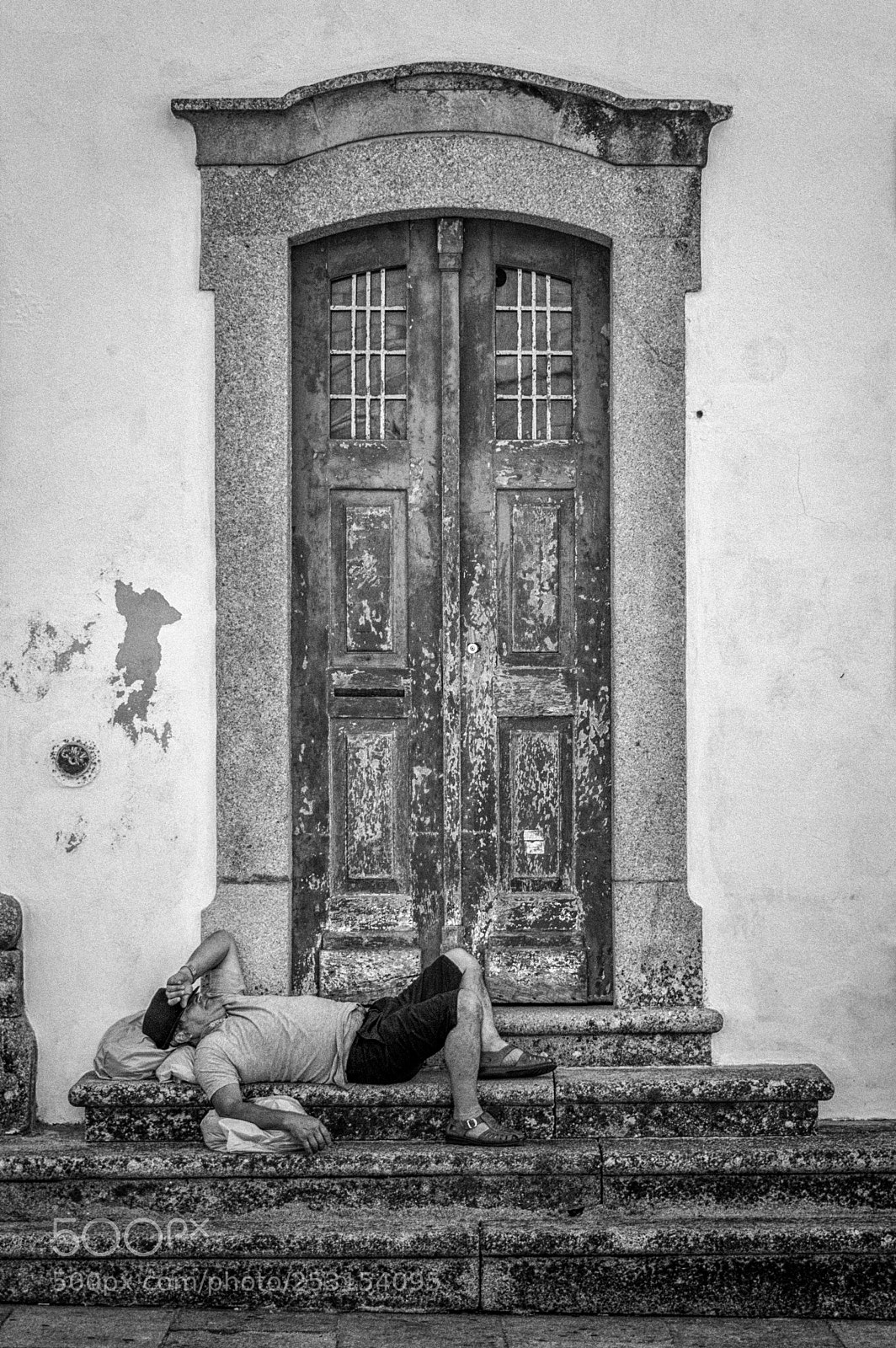 Nikon D3200 sample photo. Nap on steps photography