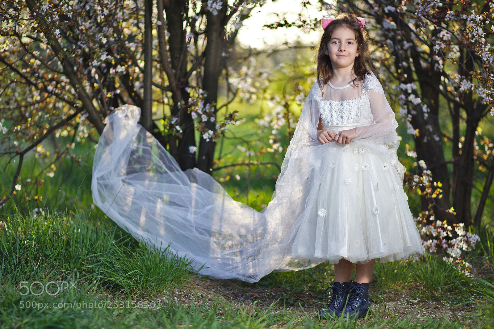 Canon EF 85mm F1.8 USM sample photo. Little dress photography