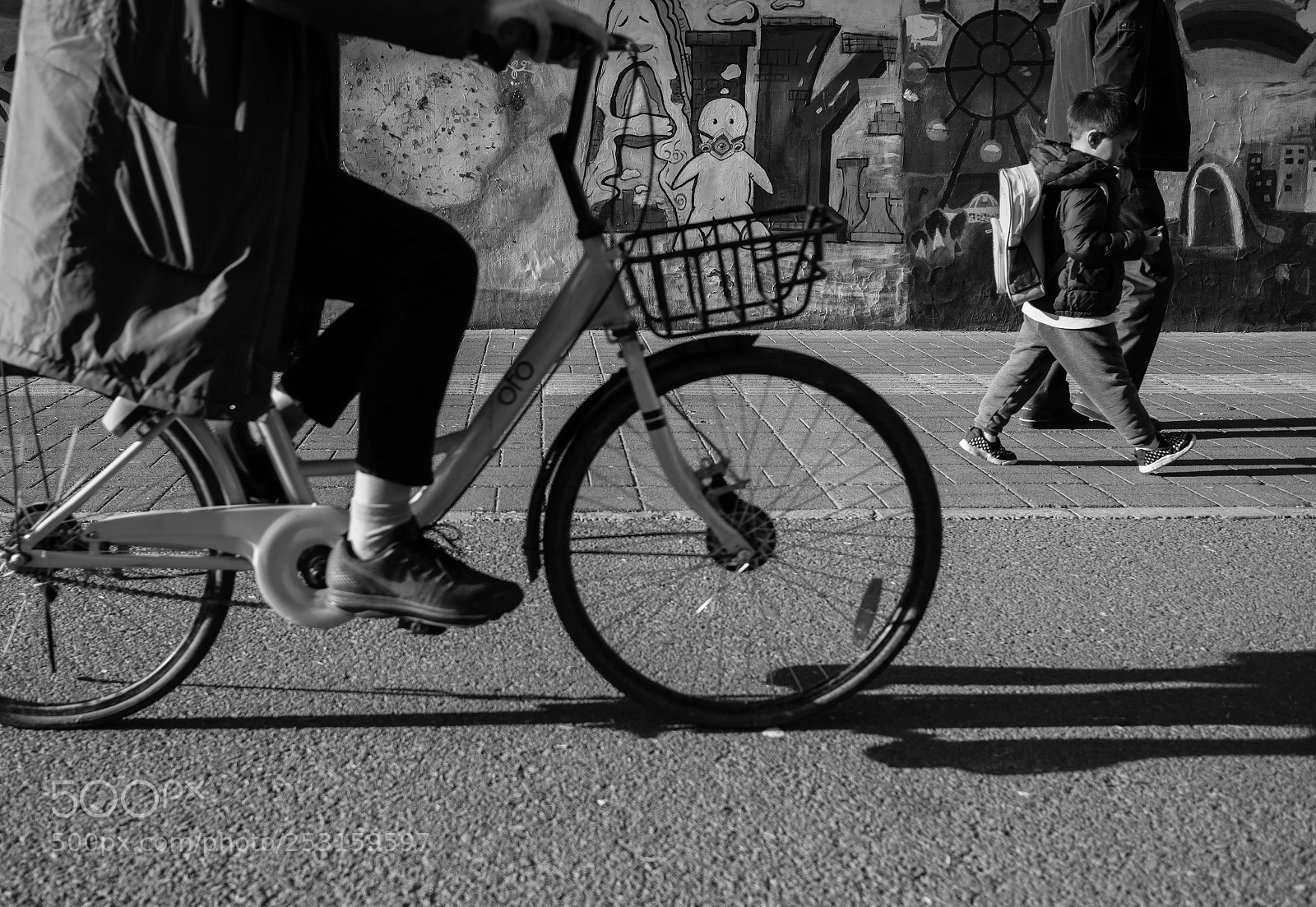 Fujifilm X-E3 sample photo. Sidewalk photography