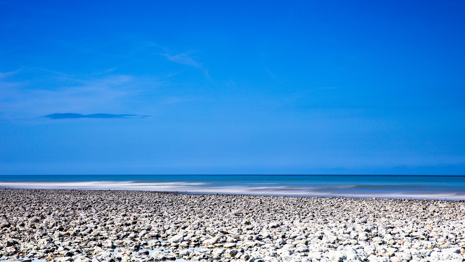 Canon EOS 5DS R sample photo. Bleu horizon - blue photography