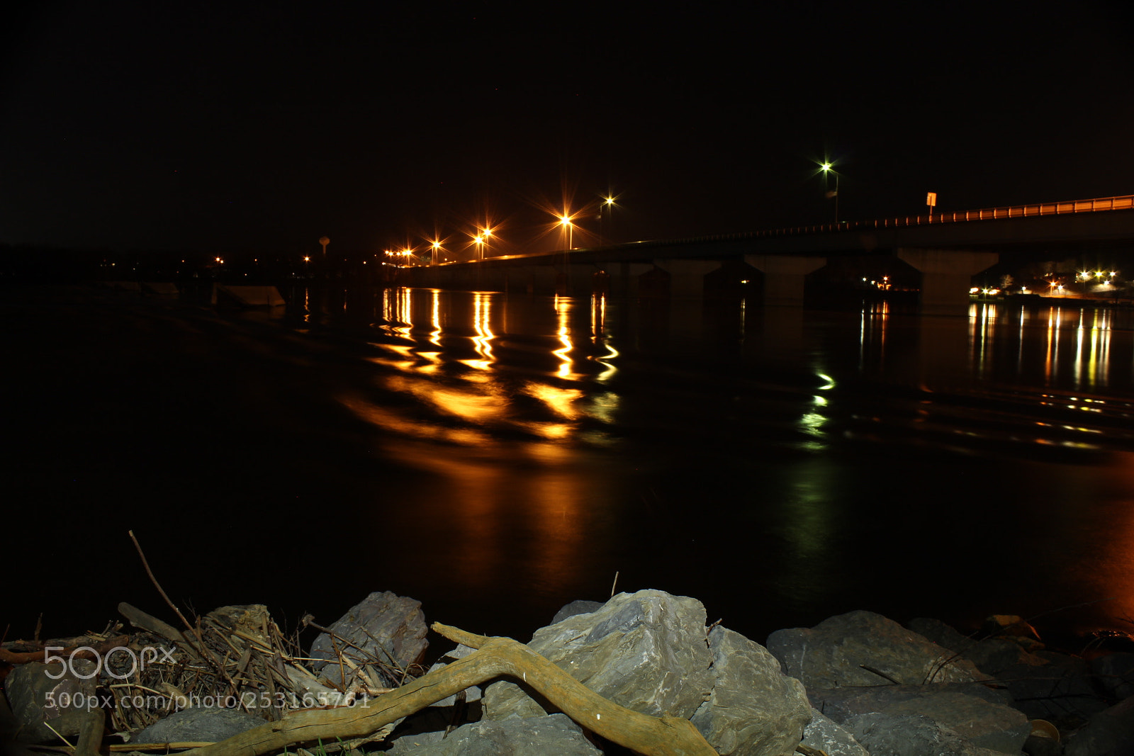Canon EOS 1300D (EOS Rebel T6 / EOS Kiss X80) sample photo. Alone with the river photography
