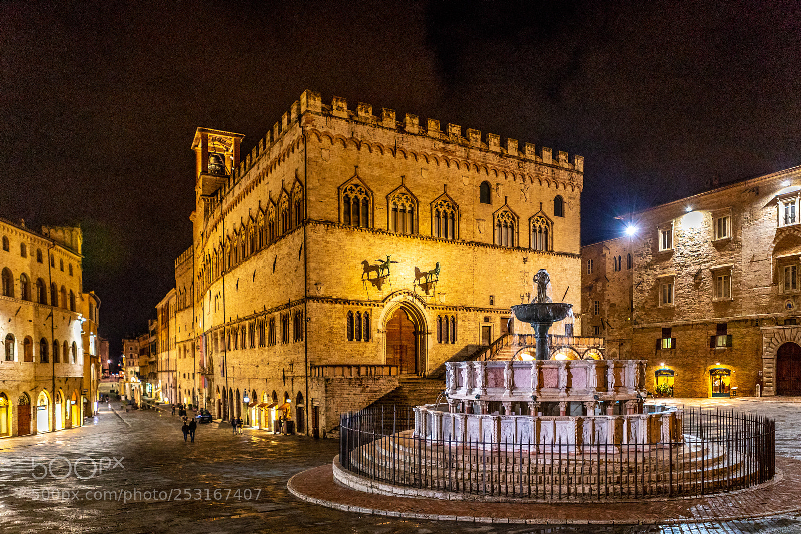Canon EOS 5D Mark IV sample photo. A rainy night in photography