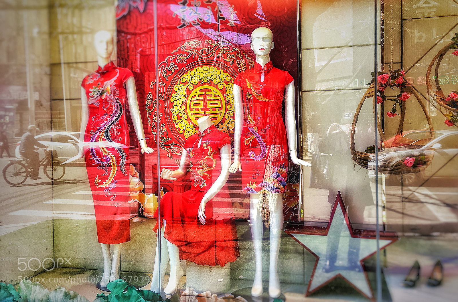 Apple iPhone SE sample photo. Window display photography