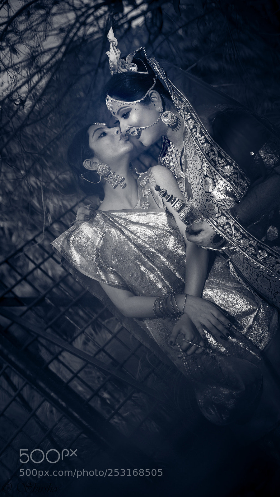 Sony a6300 sample photo. Bonding of sisters ❤️ photography