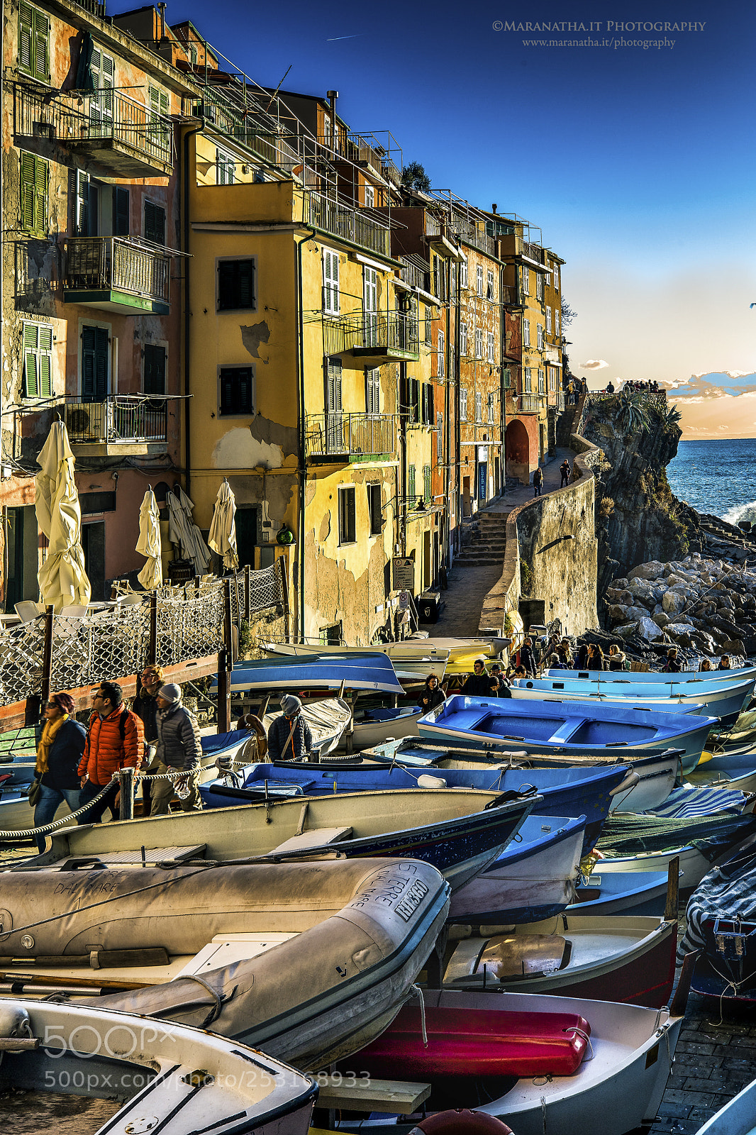 Canon EOS 6D Mark II sample photo. Riomaggiore before sunset photography