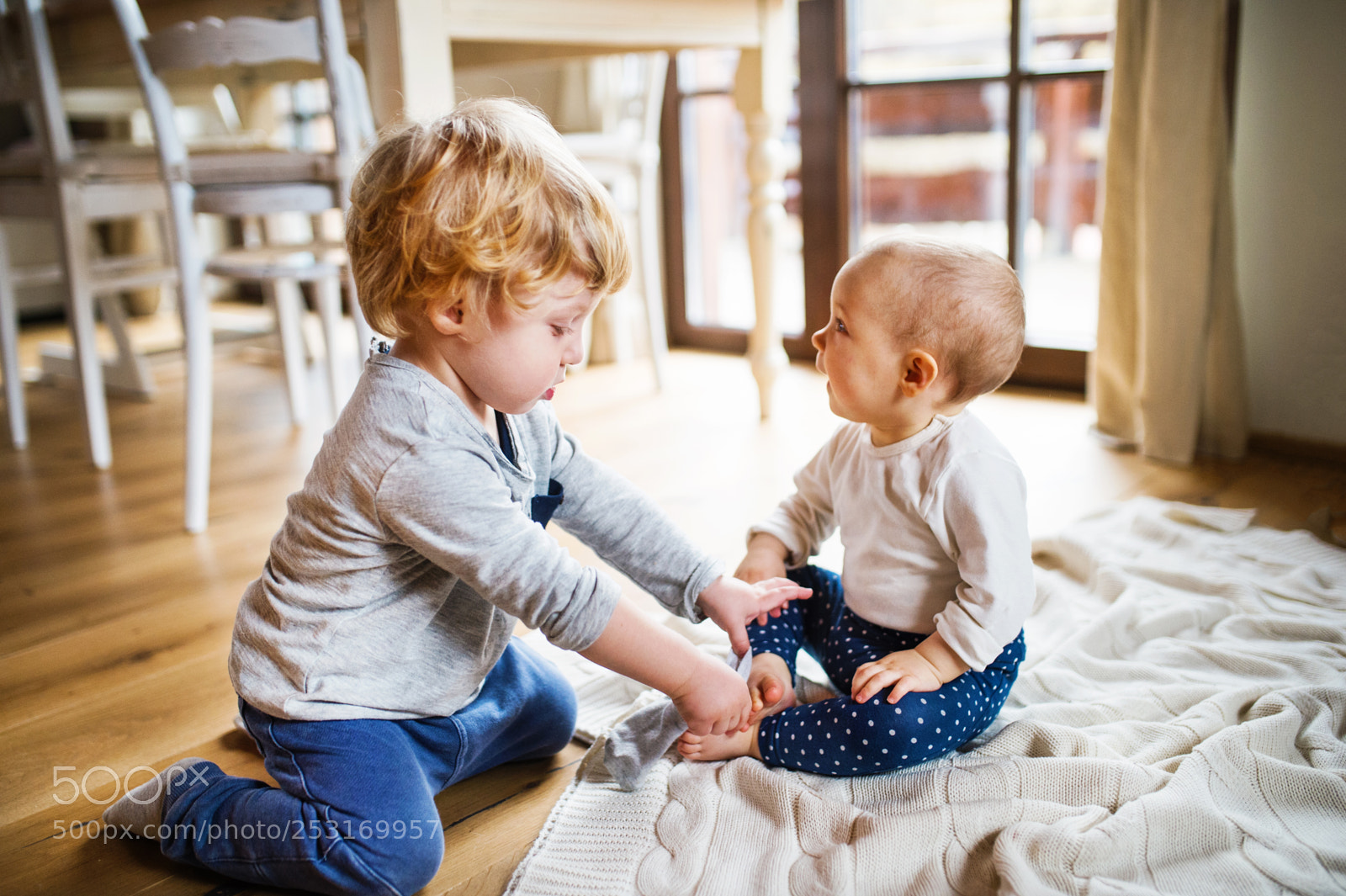 Nikon D4S sample photo. Two toddler children playing photography