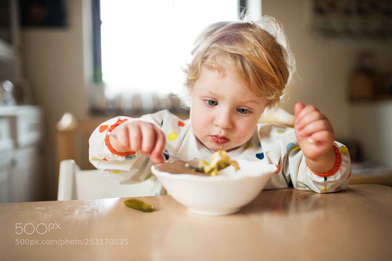 Nikon D4S sample photo. A toddler boy eating photography