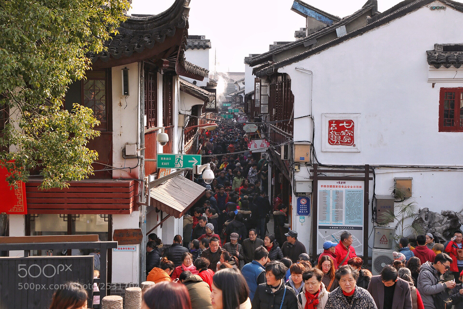 Canon EOS 5D Mark IV sample photo. Ppl mountain ppl sea? photography
