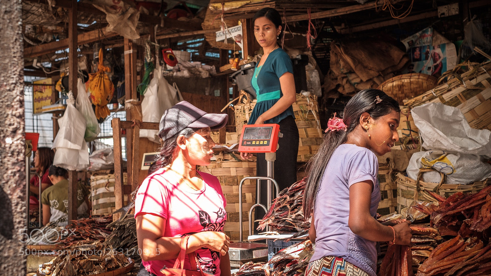 Fujifilm X-T2 sample photo. Thiri mingalar market photography