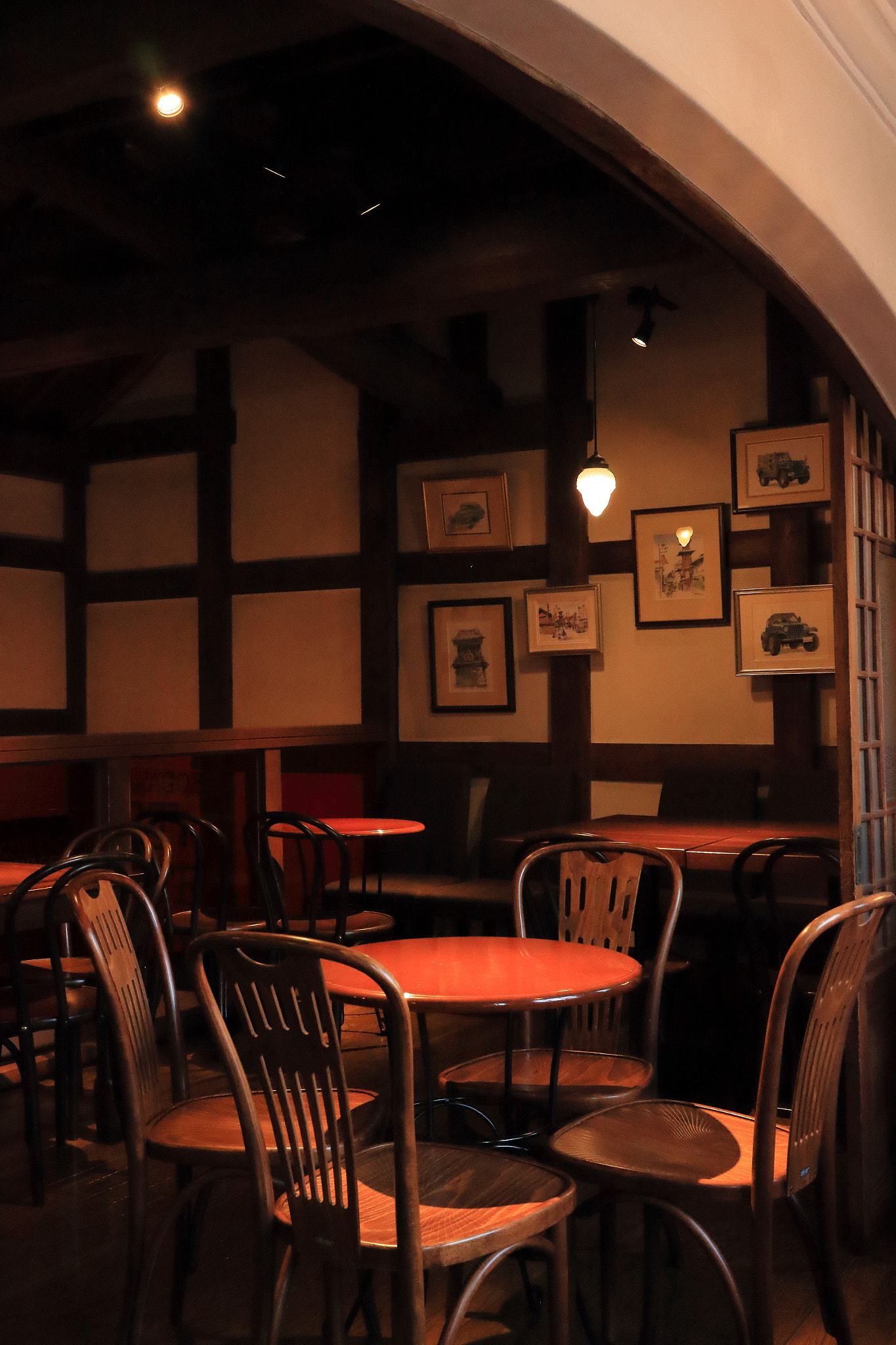 Canon EF-S 24mm F2.8 STM sample photo. Retro cafe photography