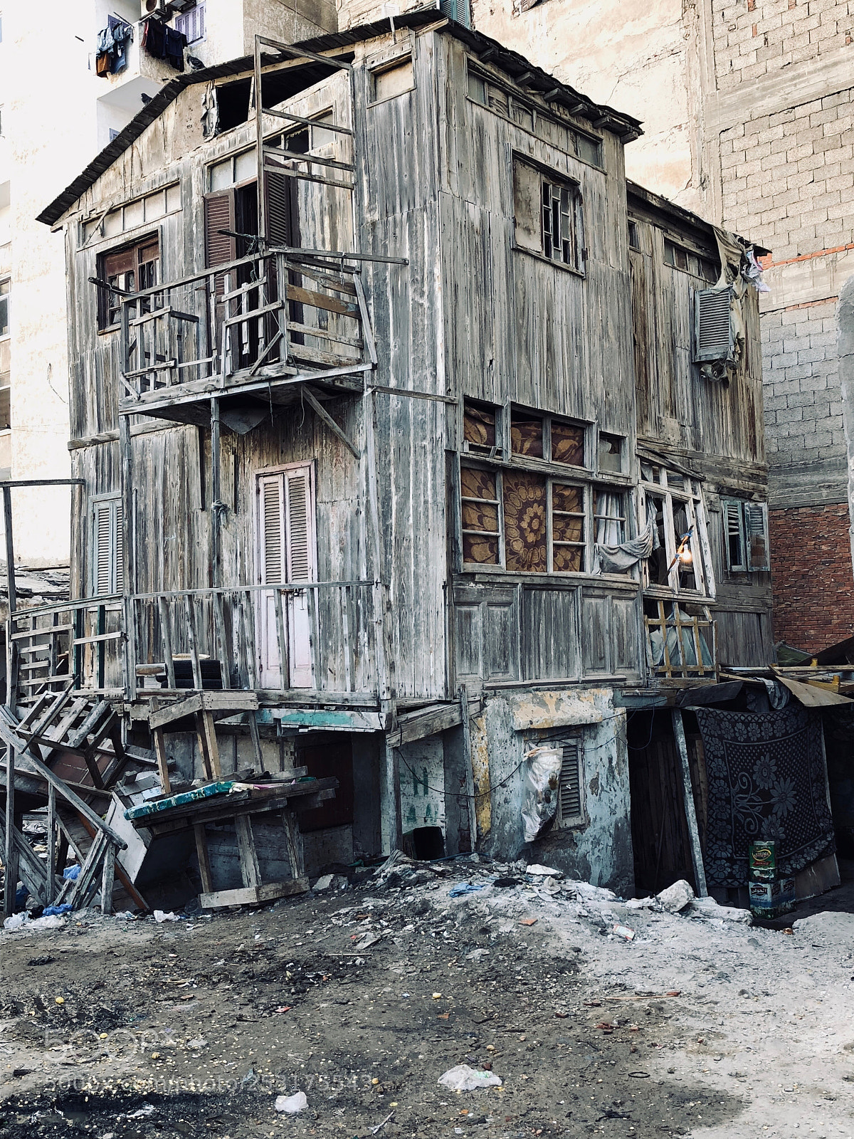 Apple iPhone 8 sample photo. Colored old house  photography