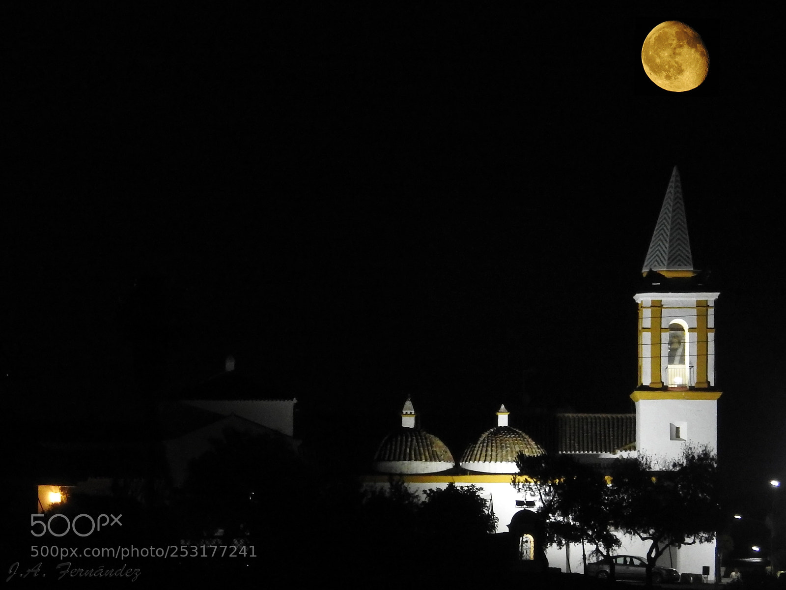 Nikon Coolpix P900 sample photo. The bell tower and photography