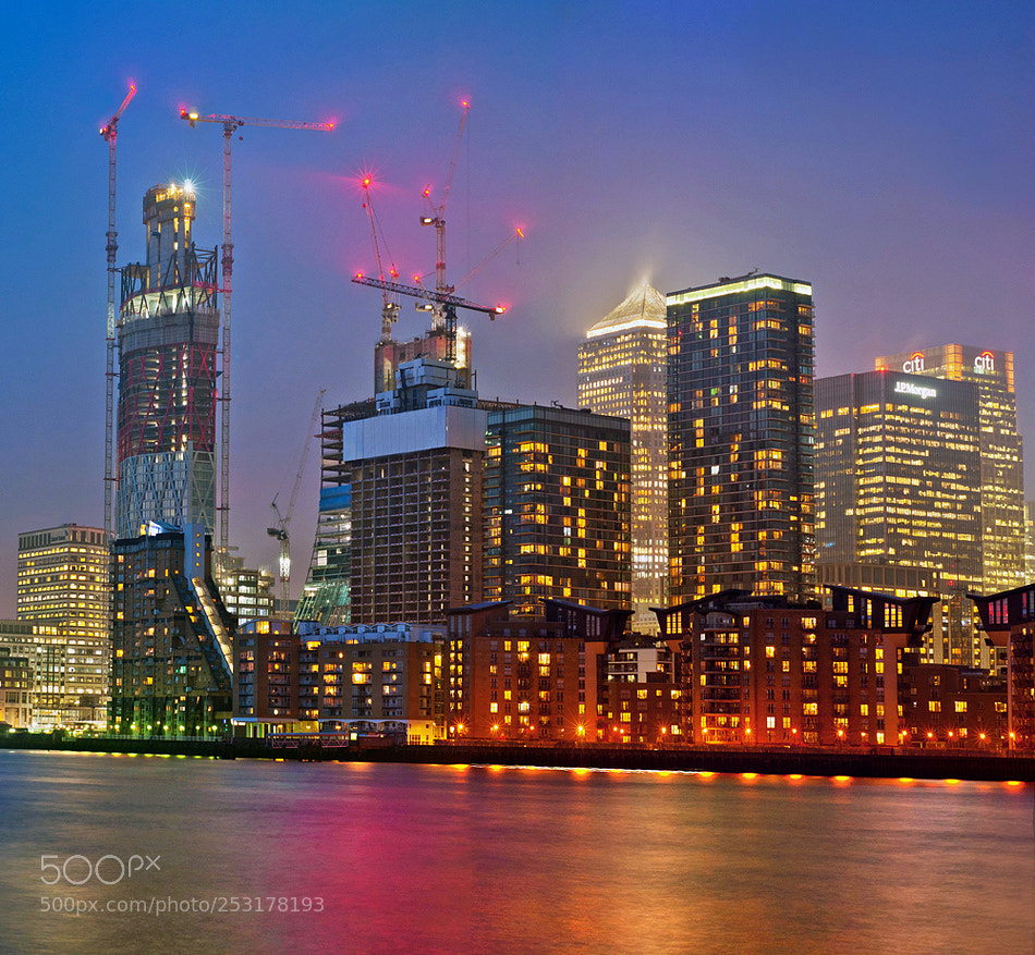 Nikon D200 sample photo. Canary wharf construcition photography
