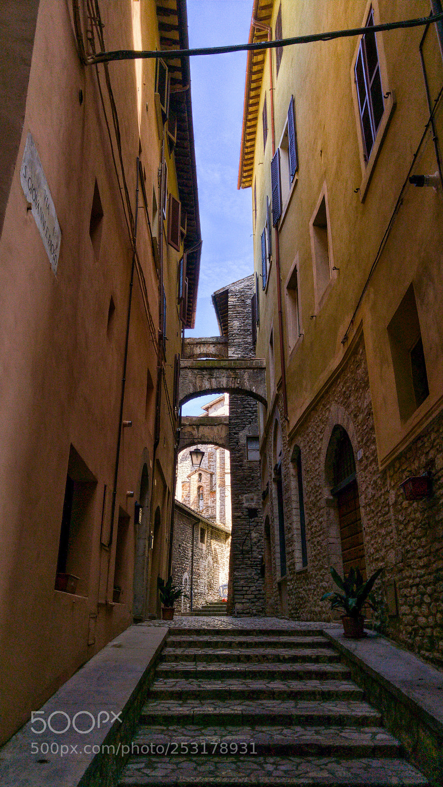LG G4 sample photo. Corners in spoleto photography