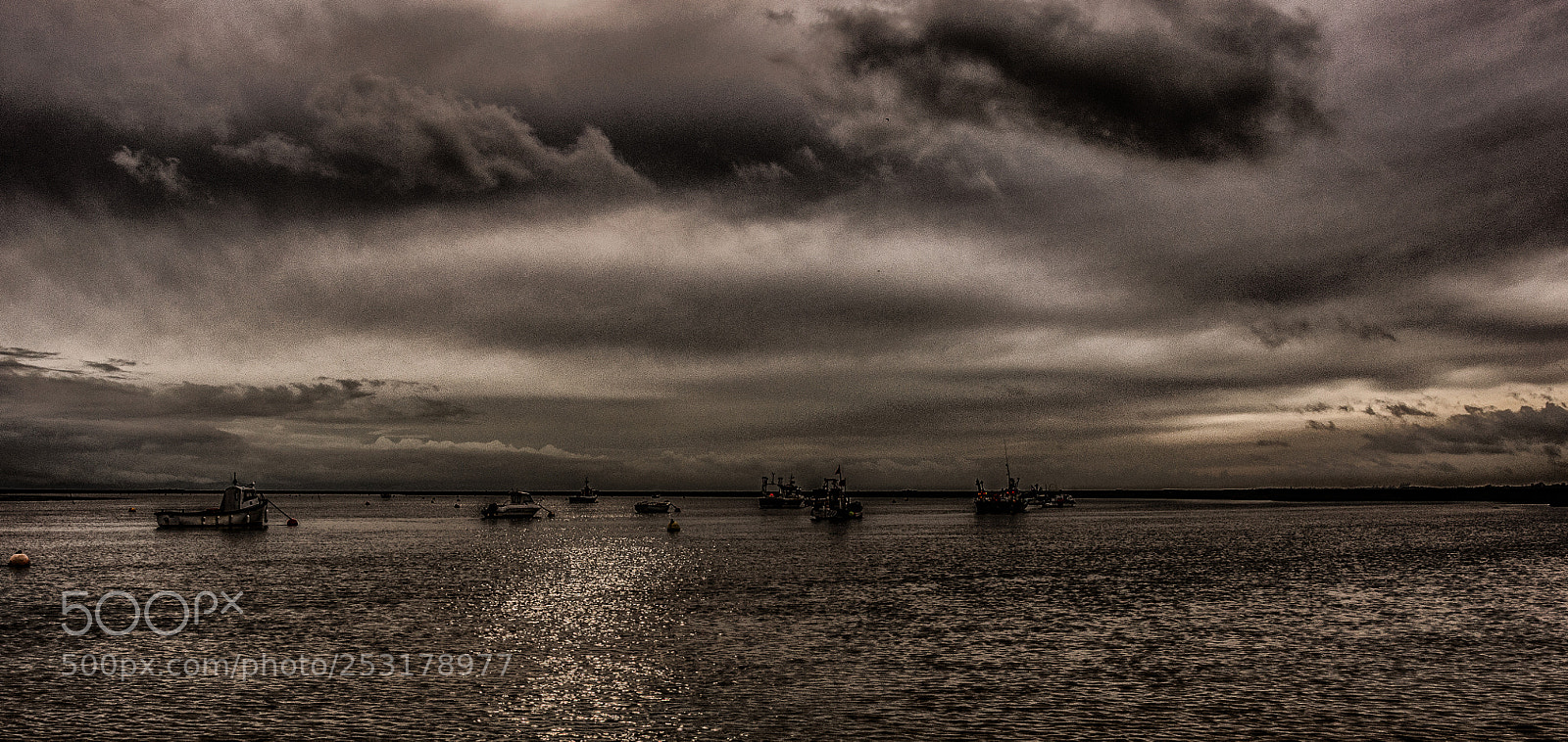 Nikon D90 sample photo. Moored, under clouds photography