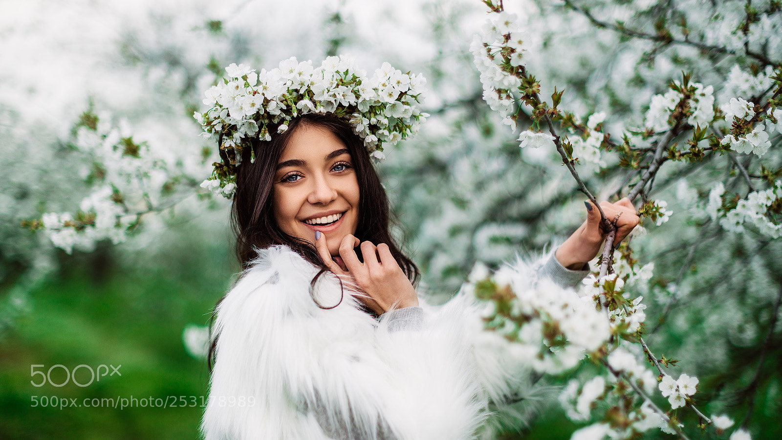 Sony a7R III sample photo. Springtime portrait photography